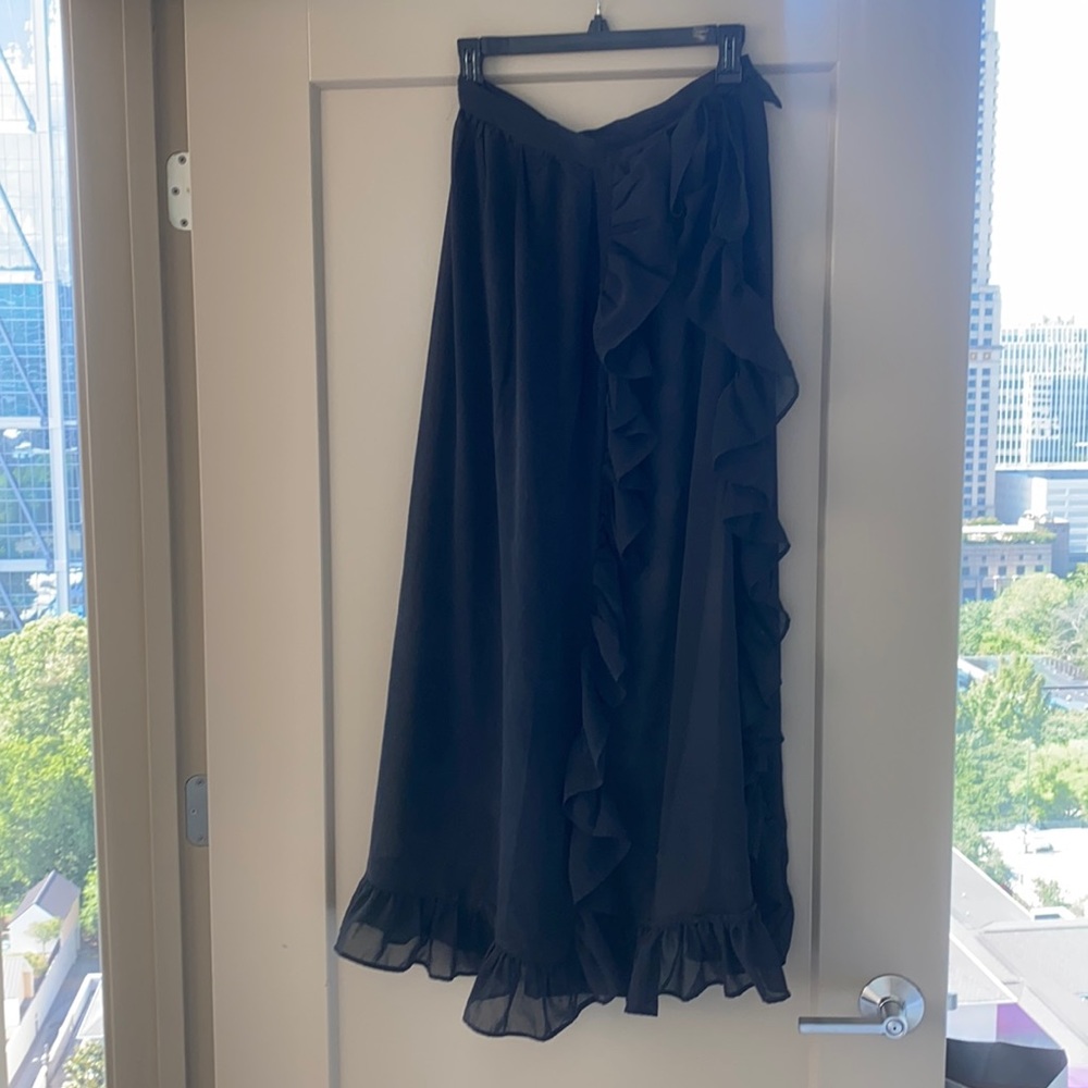 Black South Beach Ruffle Sarong